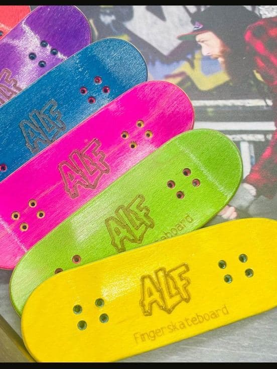 32mm Colour-Laminated Fingerboard Complete — Maple, Single Axle — Fingerboard Lab